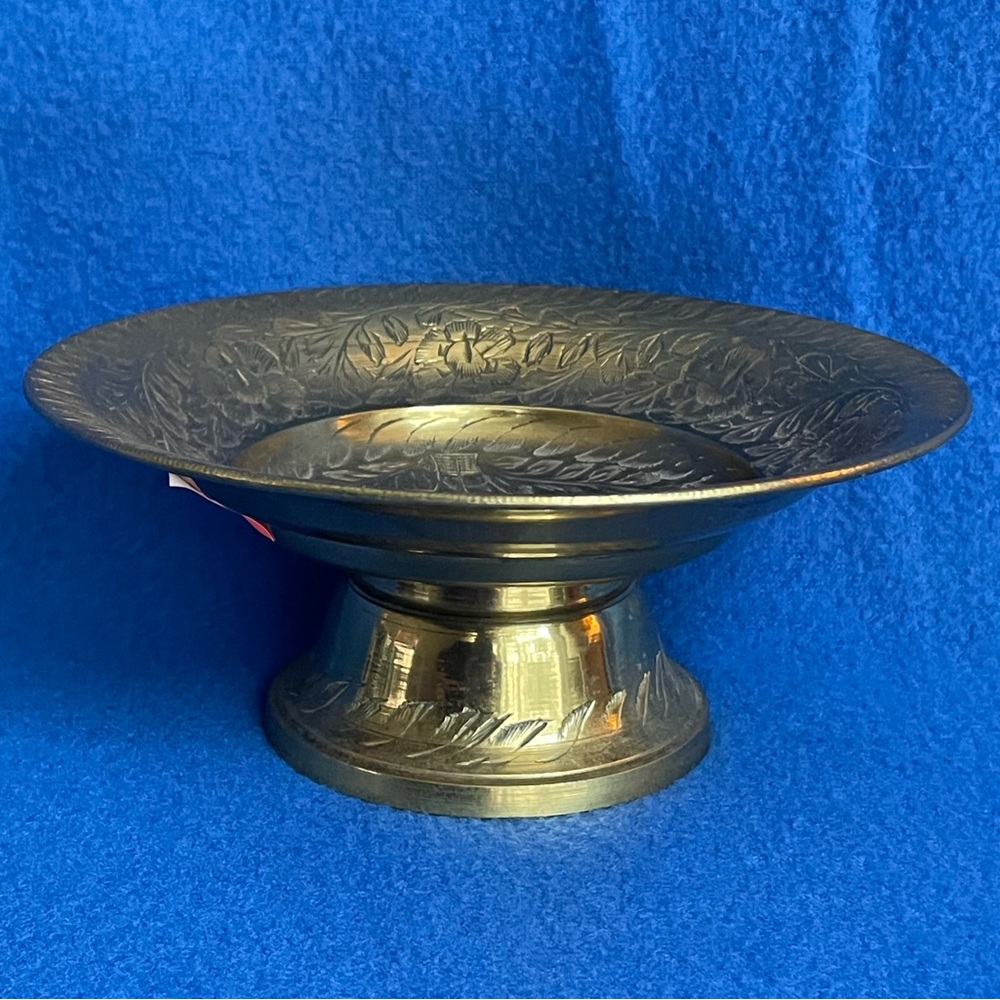 Vintage Solid Brass Pedestal Dish w/Engraved Floral & Leaf Motif.